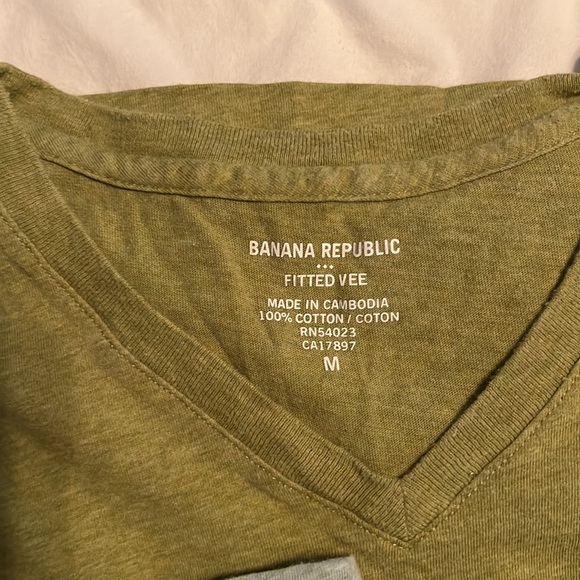 Mens Banana Republic T-shirts - Picture 2 of 6